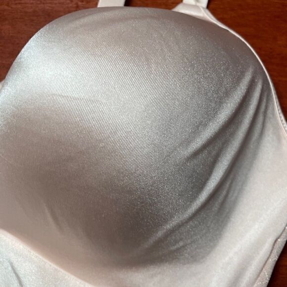 Bali Bali 42DD One Smooth U Women's Bounce Control NWT - Picture 2 of 7